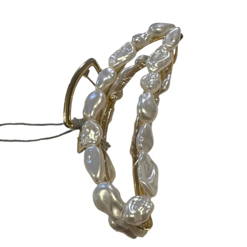 Elegant Pearl and Gold Hair Clip